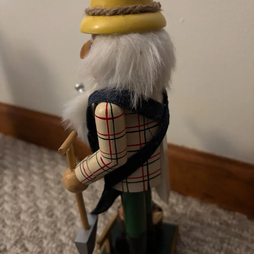 Nutcracker. Organic Framer picking crops. Just adorable. - Picture 6 of 8